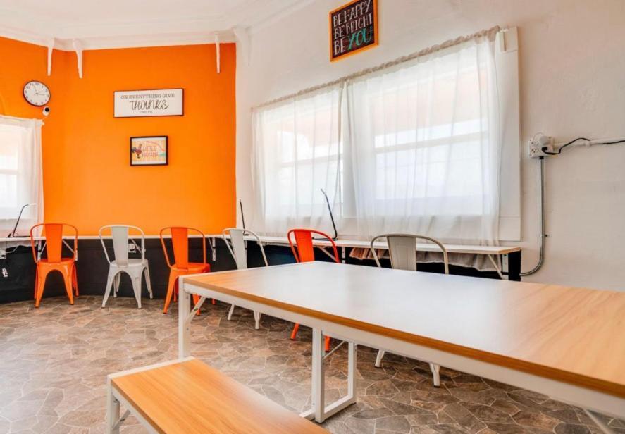 Miami On A Budget - Free Dinner -Coffee - Tea - Every Day-Female Only Dorms - Men Only Dorms - Under New Management Exterior foto